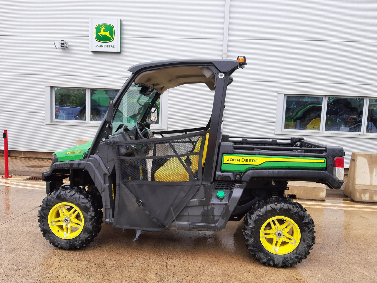 John Deere XUV865M Gator - Quad: das Bild 1 John Deere XUV865M Gator - Quad: das Bild 1