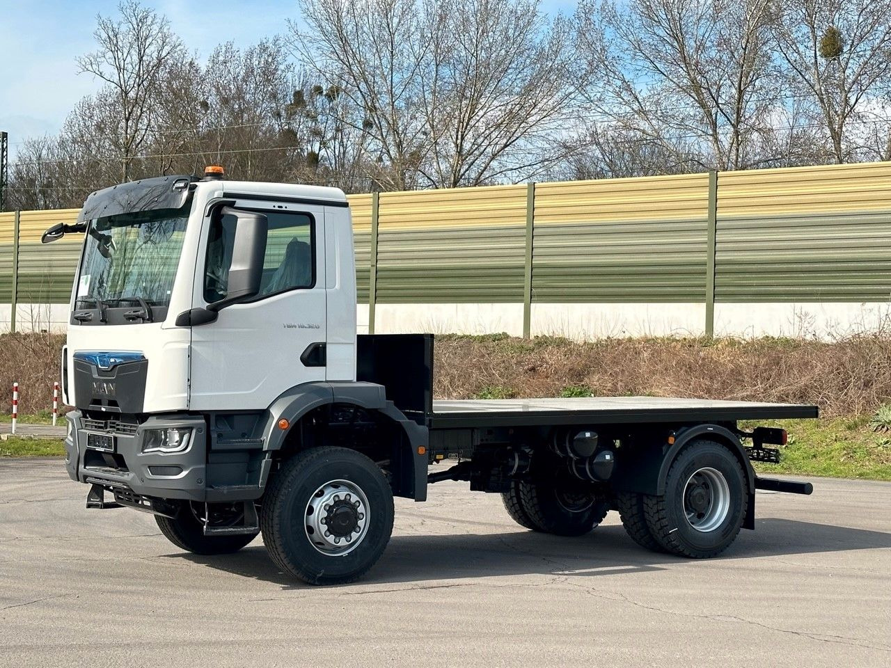 MAN TGM 18.320 4x4 Euro 6e Plato - Pritsche LKW: das Bild 2 MAN TGM 18.320 4x4 Euro 6e Plato - Pritsche LKW: das Bild 2