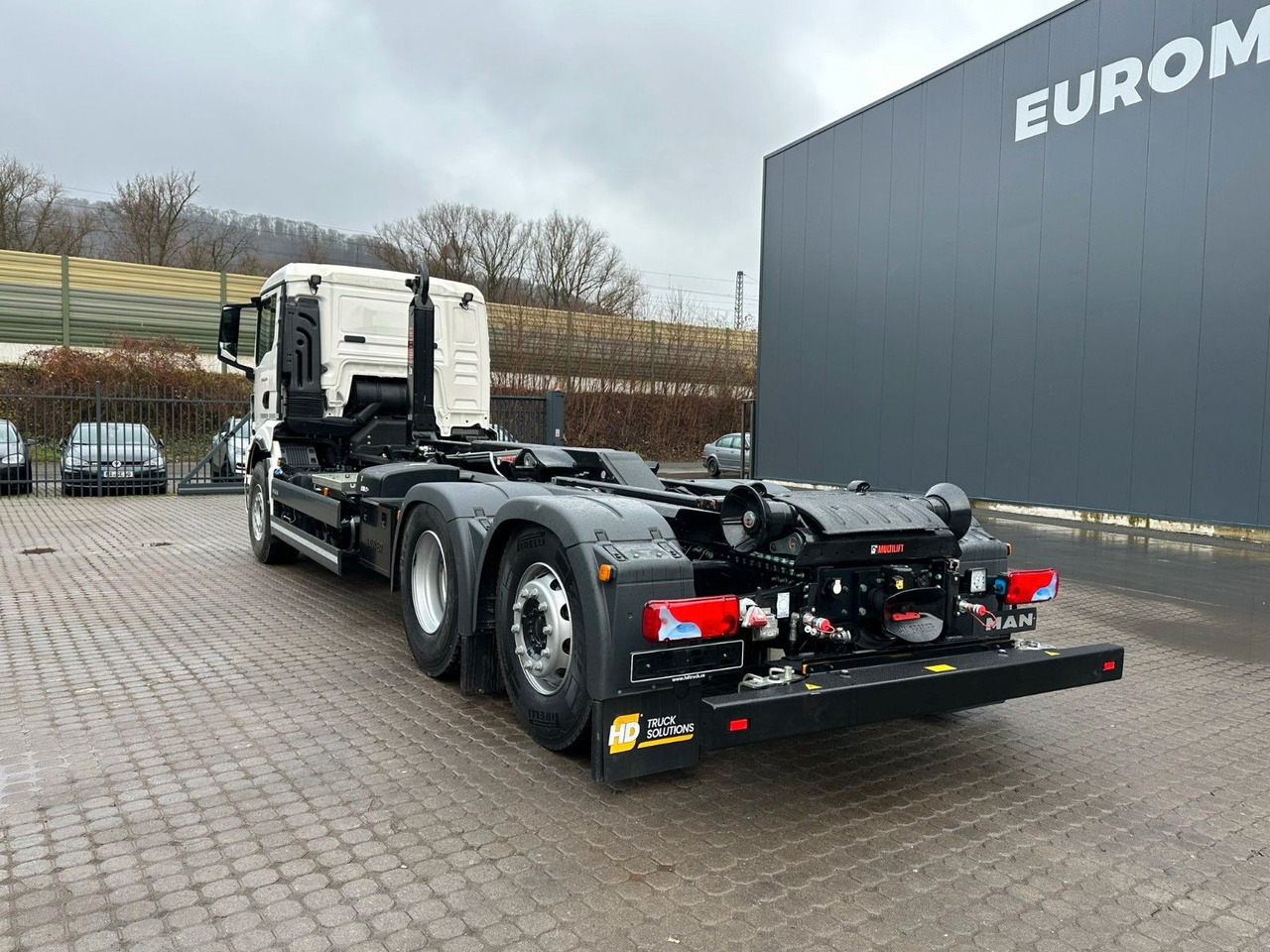 Abrollkipper, Autokran MAN TGS 26.470 6x2 Retarder MulitLift 21S59: das Bild 15