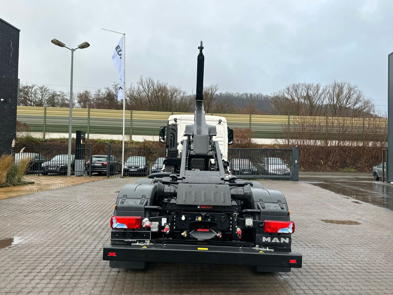 Abrollkipper, Autokran MAN TGS 26.470 6x2 Retarder MulitLift 21S59: das Bild 9