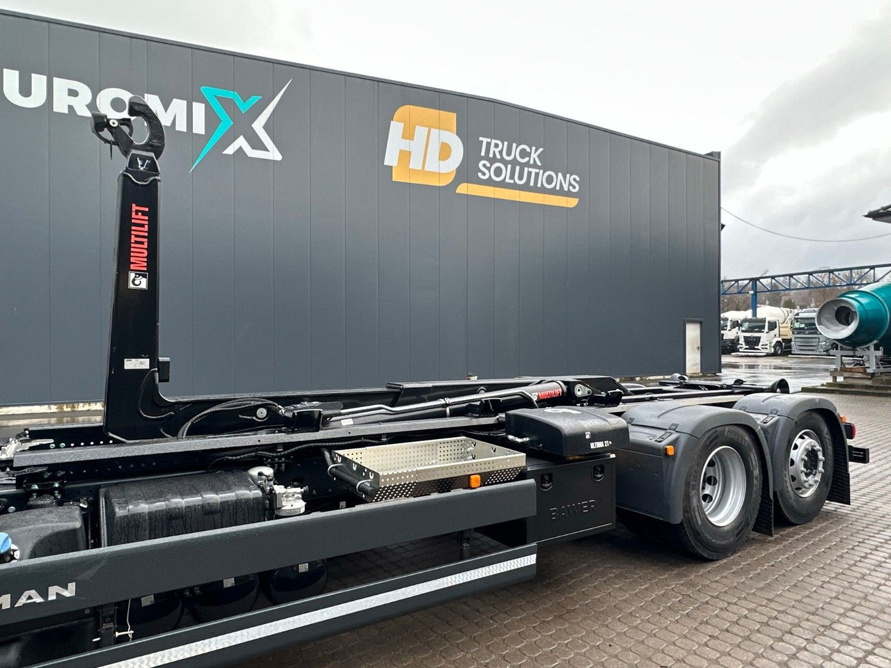 Abrollkipper, Autokran MAN TGS 26.470 6x2 Retarder MulitLift 21S59: das Bild 19