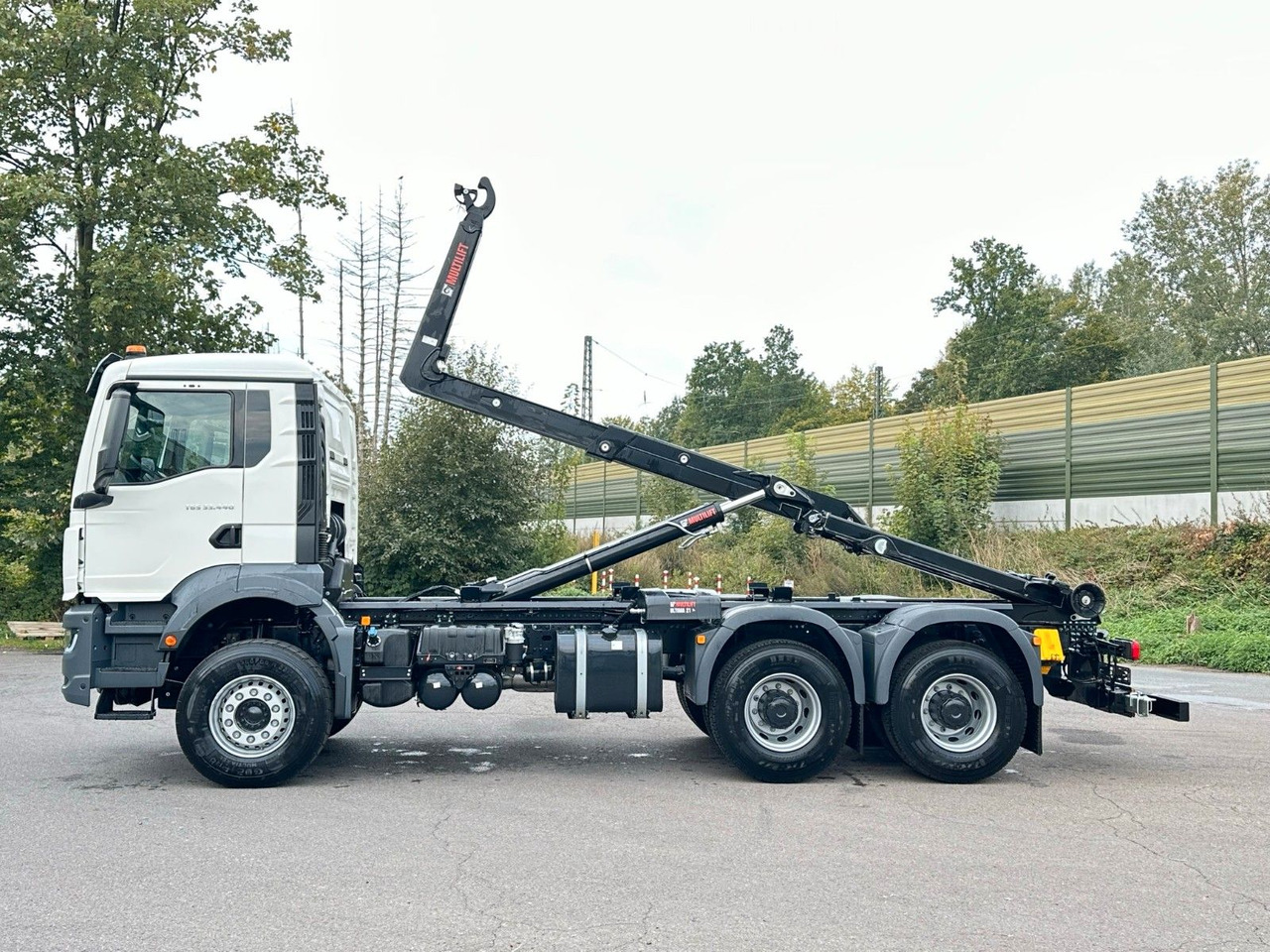 MAN TGS 33.440 6x4 Euro6e MultiLift 21S59 - Abrollkipper, Autokran: das Bild 3 MAN TGS 33.440 6x4 Euro6e MultiLift 21S59 - Abrollkipper, Autokran: das Bild 3