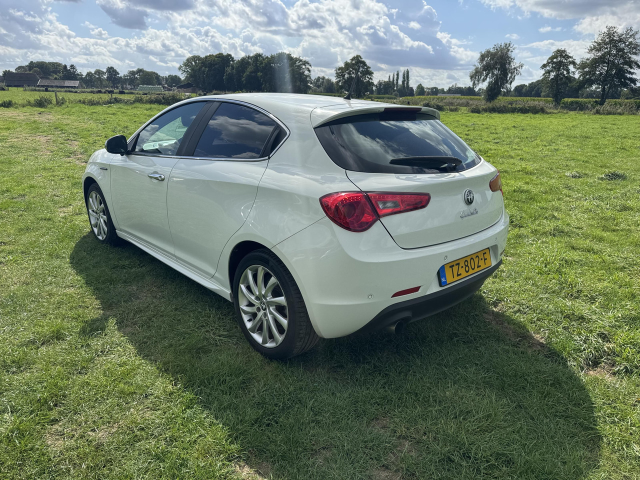 Alfa Romeo | Giulietta | 1.4 T Progression | 2011 | 242.686 km | TZ802F | Geen oordeel - Schrägheck: das Bild 5 Alfa Romeo | Giulietta | 1.4 T Progression | 2011 | 242.686 km | TZ802F | Geen oordeel - Schrägheck: das Bild 5