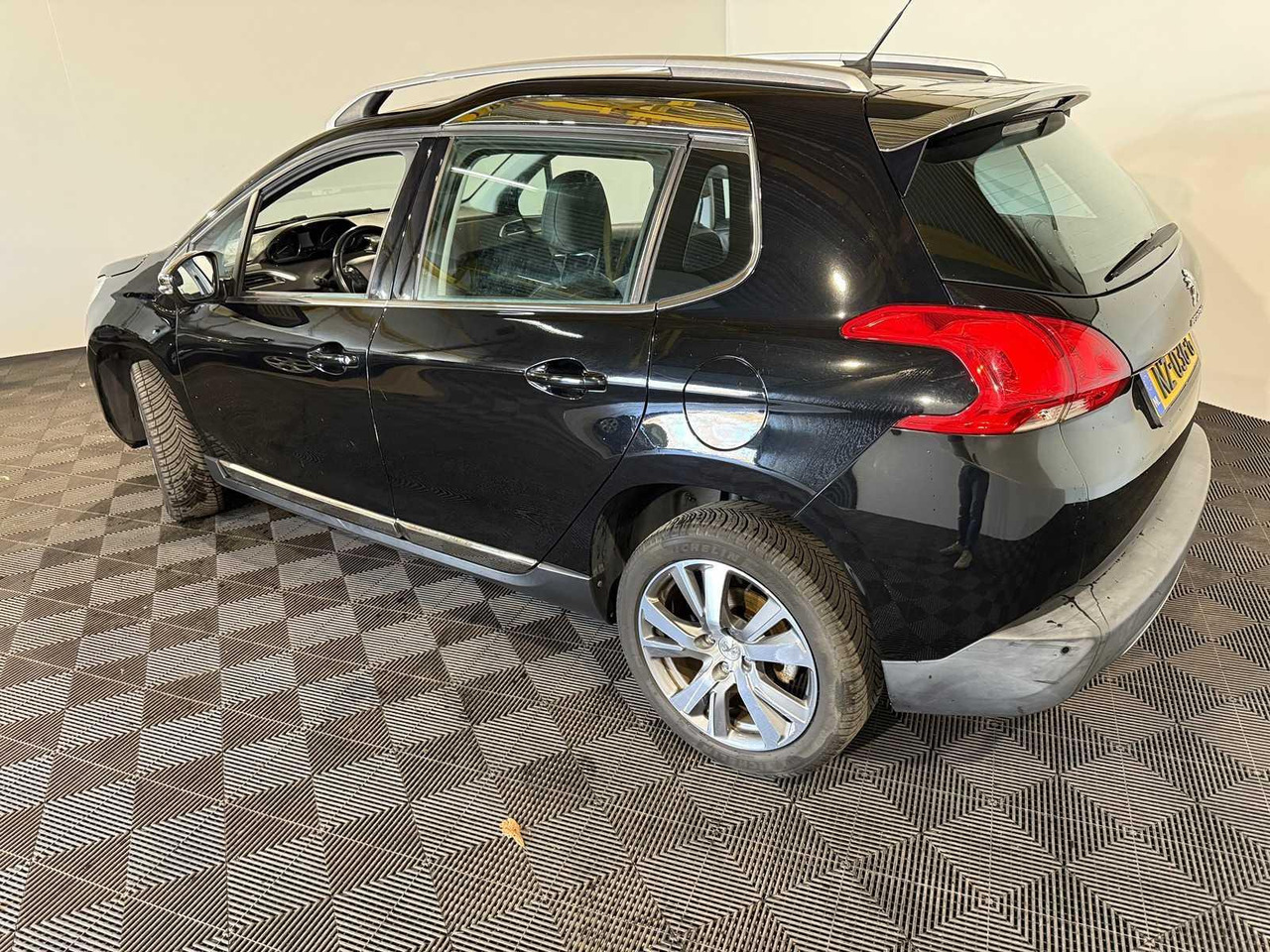 Peugeot 2008 1.2 PureTech Allure NZ-036-G - Andere Technik: das Bild 3 Peugeot 2008 1.2 PureTech Allure NZ-036-G - Andere Technik: das Bild 3