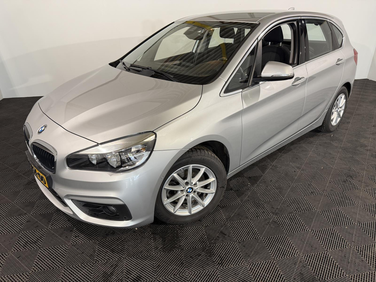 BMW 2-serie Active Tourer 218i Executive 2-ZGX-00 198.295 km - PKW: das Bild 1 BMW 2-serie Active Tourer 218i Executive 2-ZGX-00 198.295 km - PKW: das Bild 1