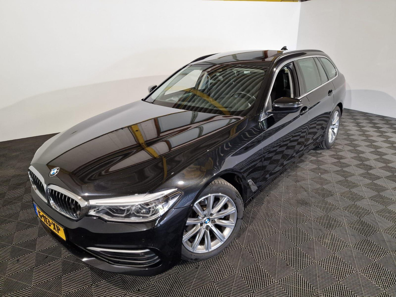Bmw 520d Touring High Executive G-113-XP - PKW: das Bild 1 Bmw 520d Touring High Executive G-113-XP - PKW: das Bild 1