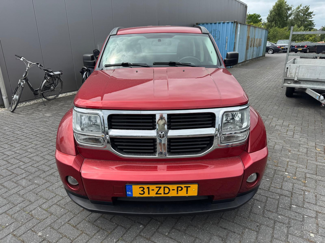 Dodge Nitro 3.7 V6 SXT | 2008 | 209.339 km | 31-ZD-PT - SUV/ Geländewagen: das Bild 2 Dodge Nitro 3.7 V6 SXT | 2008 | 209.339 km | 31-ZD-PT - SUV/ Geländewagen: das Bild 2