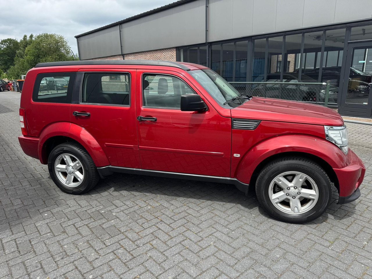 Dodge Nitro 3.7 V6 SXT | 2008 | 209.339 km | 31-ZD-PT - SUV/ Geländewagen: das Bild 4 Dodge Nitro 3.7 V6 SXT | 2008 | 209.339 km | 31-ZD-PT - SUV/ Geländewagen: das Bild 4
