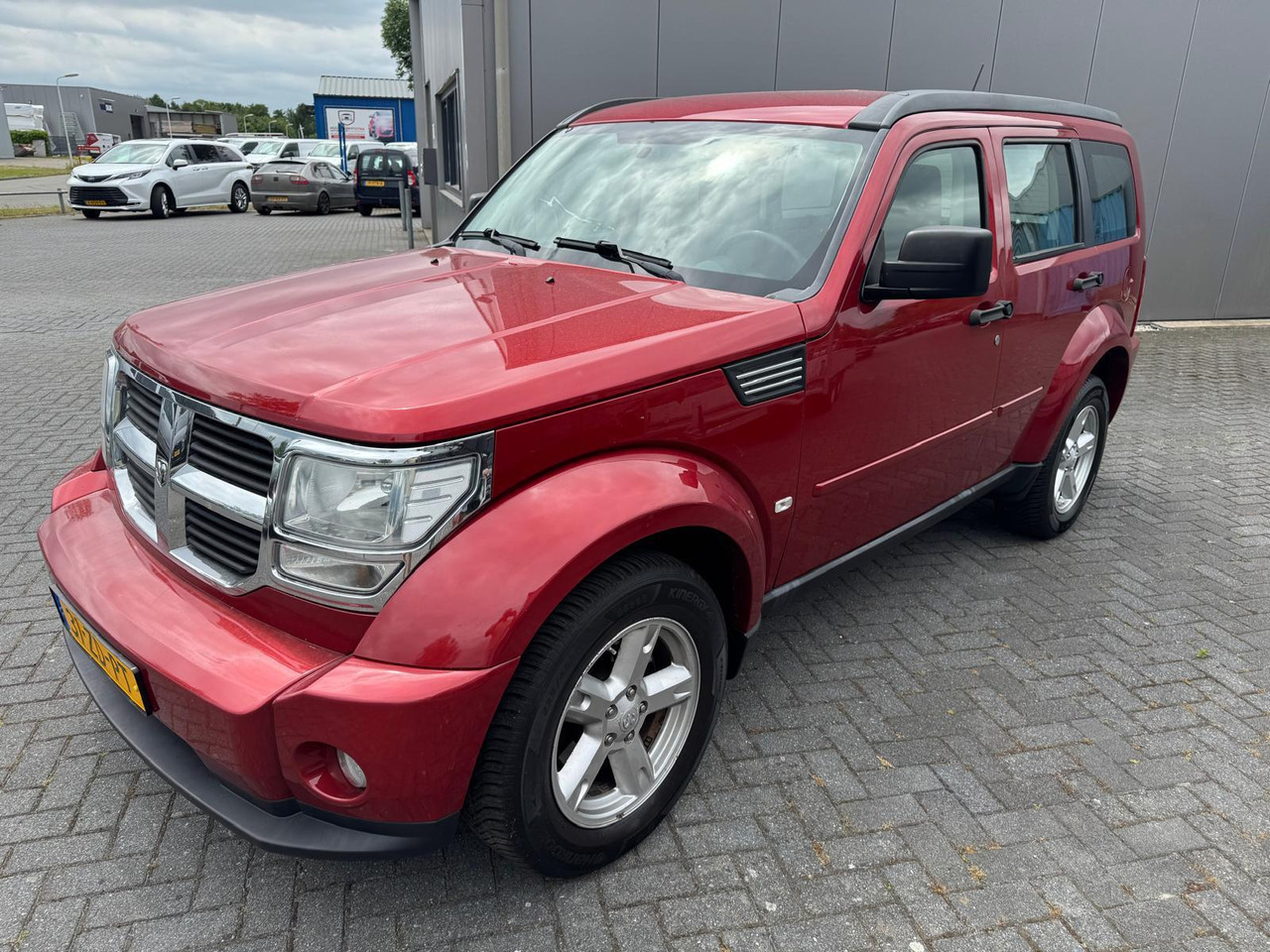 Dodge Nitro 3.7 V6 SXT | 2008 | 209.339 km | 31-ZD-PT - SUV/ Geländewagen: das Bild 1 Dodge Nitro 3.7 V6 SXT | 2008 | 209.339 km | 31-ZD-PT - SUV/ Geländewagen: das Bild 1