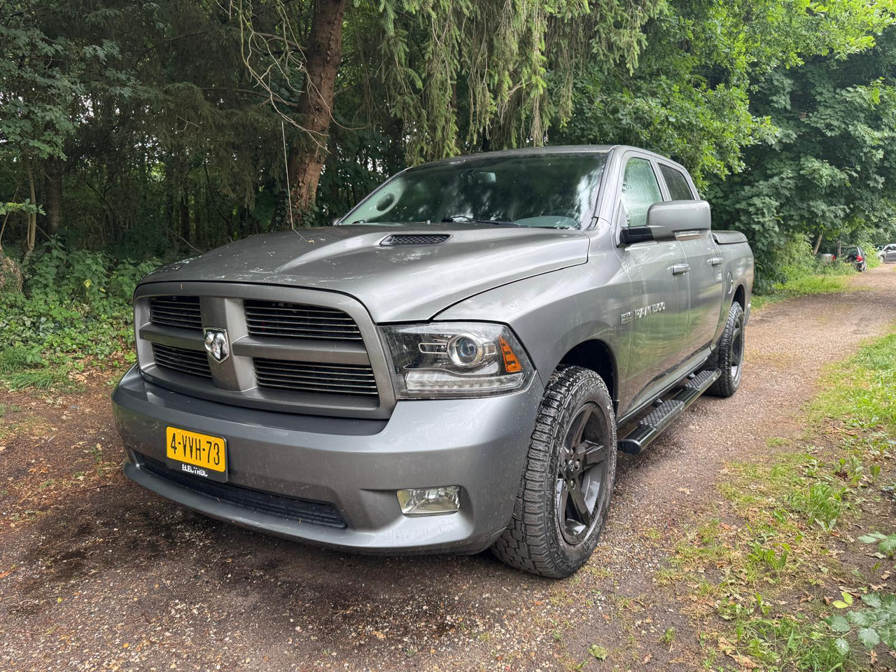 Dodge Ram 1500 5.7 V8 4X4 Crew Cab 5'7 Sport LPG 2012 248.406 km 4-VVH-73 - Pick-up: das Bild 1 Dodge Ram 1500 5.7 V8 4X4 Crew Cab 5'7 Sport LPG 2012 248.406 km 4-VVH-73 - Pick-up: das Bild 1