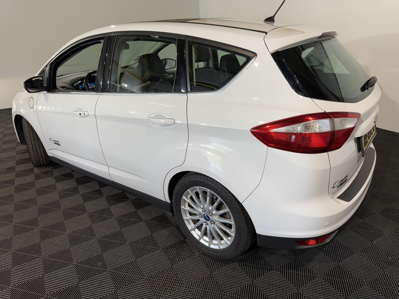 Ford C-Max 2.0 Plug-in Hybrid Titanium Plus | 2015 | 233.632 km | HL-834-P - PKW: das Bild 3 Ford C-Max 2.0 Plug-in Hybrid Titanium Plus | 2015 | 233.632 km | HL-834-P - PKW: das Bild 3