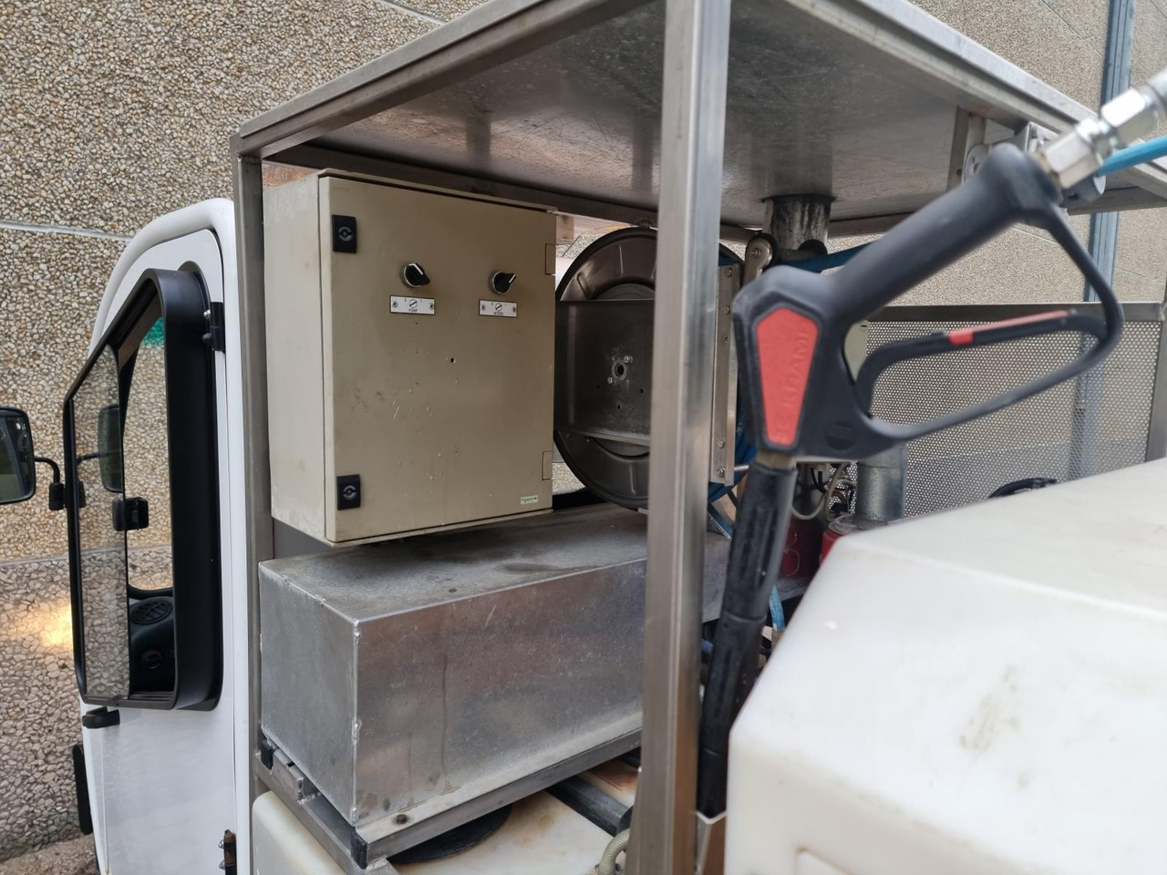 Goupil G3 Kipper met Hogedrukreiniger T-07-BSZ - Golfmobil: das Bild 2 Goupil G3 Kipper met Hogedrukreiniger T-07-BSZ - Golfmobil: das Bild 2