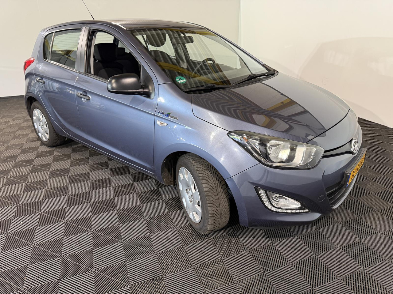 Hyundai i20 1.2i Business Edition | 2012 | 167.712 km |36-XNR-1 - Schrägheck: das Bild 3 Hyundai i20 1.2i Business Edition | 2012 | 167.712 km |36-XNR-1 - Schrägheck: das Bild 3