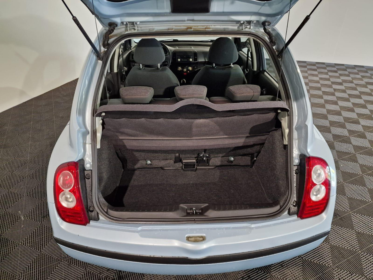 Nissan Micra 1.2 Visia KF-313-G - PKW: das Bild 3 Nissan Micra 1.2 Visia KF-313-G - PKW: das Bild 3