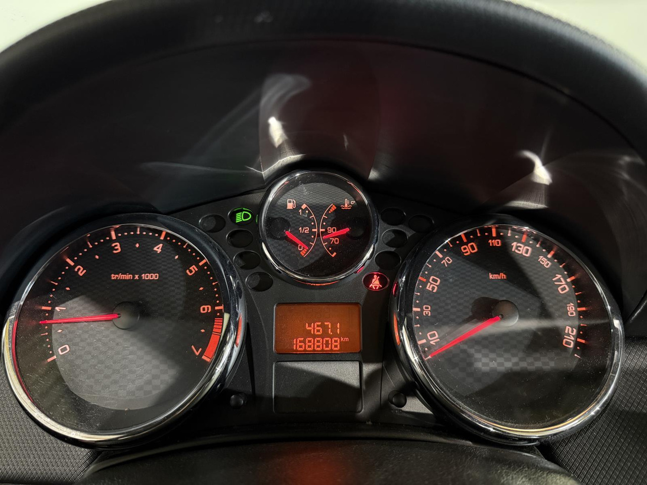 Peugeot 207 CC 1.6 VTI | 2012 | 168.808 km | H-824-FL - PKW: das Bild 4 Peugeot 207 CC 1.6 VTI | 2012 | 168.808 km | H-824-FL - PKW: das Bild 4