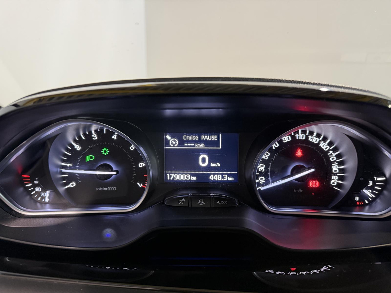Peugeot 208 1.2 VTi Allure | 2013 | 179.003 km | 4-SVG-44 - Schrägheck: das Bild 2 Peugeot 208 1.2 VTi Allure | 2013 | 179.003 km | 4-SVG-44 - Schrägheck: das Bild 2