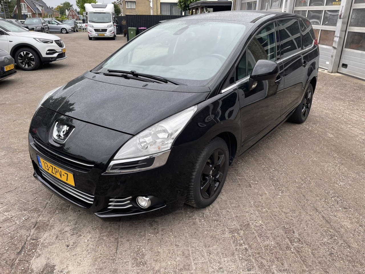 Peugeot 5008 1.6 VTi Blue Lease 7p. 2013 223.407 km 13-ZPV-7 - PKW: das Bild 1 Peugeot 5008 1.6 VTi Blue Lease 7p. 2013 223.407 km 13-ZPV-7 - PKW: das Bild 1