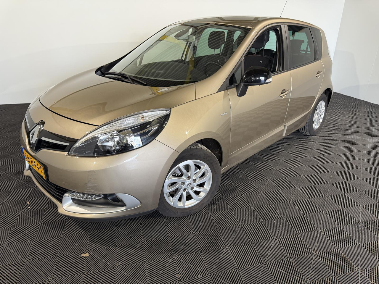 Renault Scénic 1.2 TCe Limited GB-844-F 145.710 km - PKW: das Bild 1 Renault Scénic 1.2 TCe Limited GB-844-F 145.710 km - PKW: das Bild 1