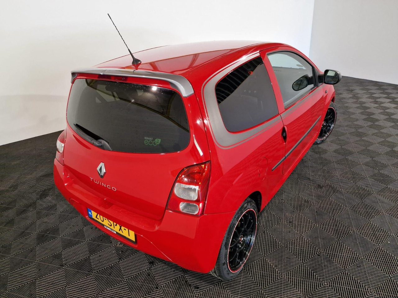 Renault Twingo 1.2-16V Collection 20-SPX-1 - PKW: das Bild 4 Renault Twingo 1.2-16V Collection 20-SPX-1 - PKW: das Bild 4