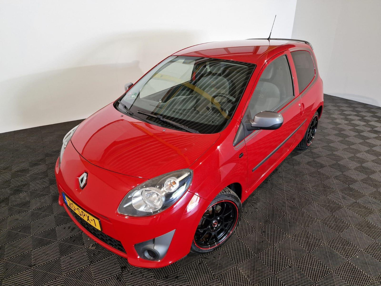 Renault Twingo 1.2-16V Collection 20-SPX-1 - PKW: das Bild 1 Renault Twingo 1.2-16V Collection 20-SPX-1 - PKW: das Bild 1