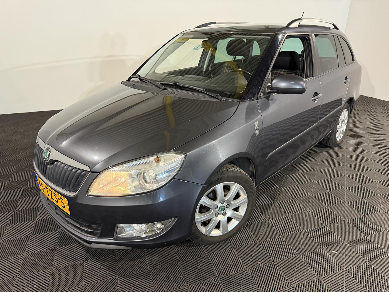 Skoda | Fabia Combi | 1.2 TSI Style | 2012 | 178.890 km | 45TZS5 | Logisch - PKW: das Bild 1 Skoda | Fabia Combi | 1.2 TSI Style | 2012 | 178.890 km | 45TZS5 | Logisch - PKW: das Bild 1