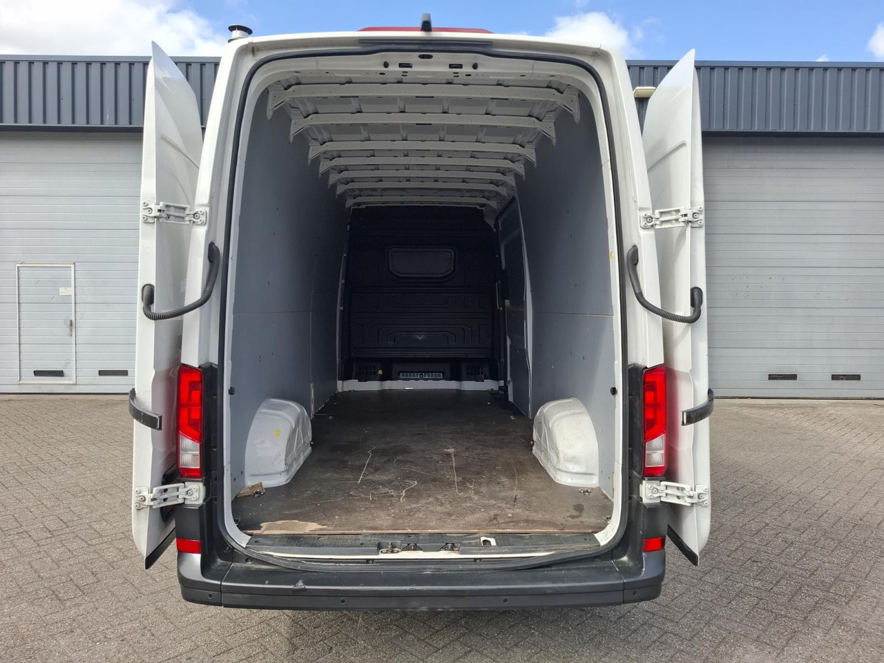 Volkswagen Crafter 35 2.0 TDI L4H3 | 2022 | 135.282 km | VPR-84-T - Kastenwagen: das Bild 3 Volkswagen Crafter 35 2.0 TDI L4H3 | 2022 | 135.282 km | VPR-84-T - Kastenwagen: das Bild 3