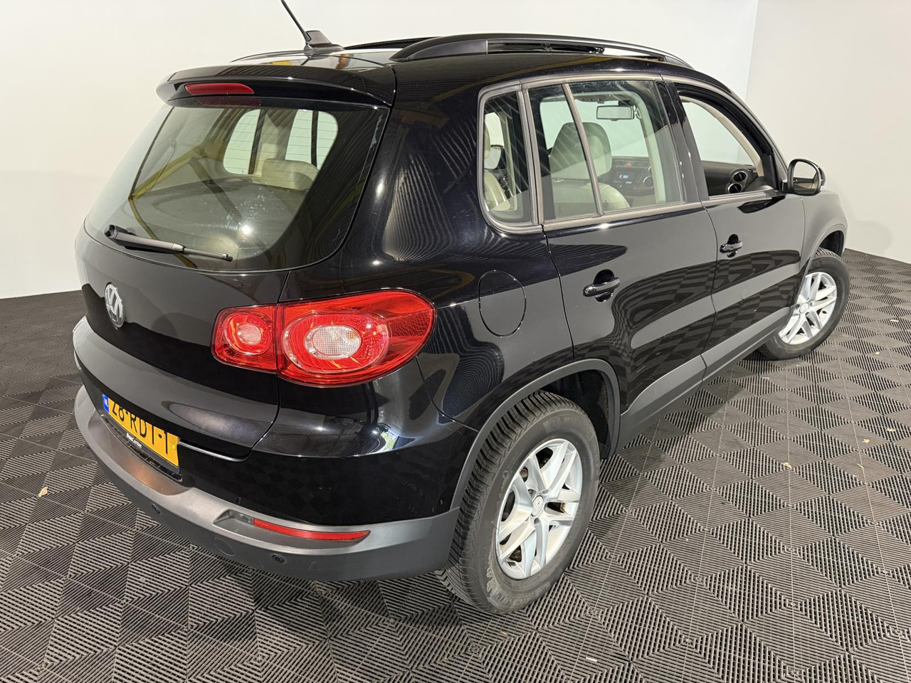 Volkswagen | Tiguan | 1.4 TSI Comfort&Design | 2011 | 236.671 km | 28RDT1 | Logisch - SUV/ Geländewagen: das Bild 4 Volkswagen | Tiguan | 1.4 TSI Comfort&Design | 2011 | 236.671 km | 28RDT1 | Logisch - SUV/ Geländewagen: das Bild 4
