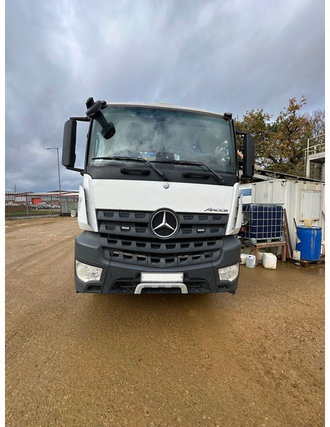 Mercedes-Benz Actros - Stationäre Betonpumpe: das Bild 1 Mercedes-Benz Actros - Stationäre Betonpumpe: das Bild 1