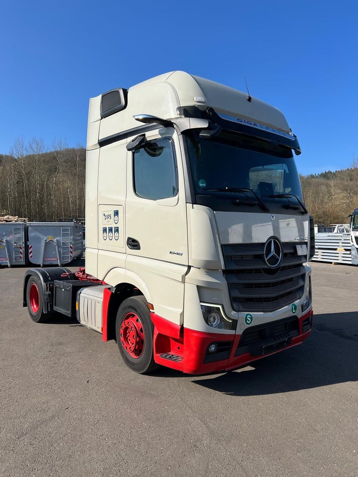 Mercedes-Benz Actros 1848 LS/GIGA/MirrorCam/Retarder/2instock - Sattelzugmaschine: das Bild 1 Mercedes-Benz Actros 1848 LS/GIGA/MirrorCam/Retarder/2instock - Sattelzugmaschine: das Bild 1