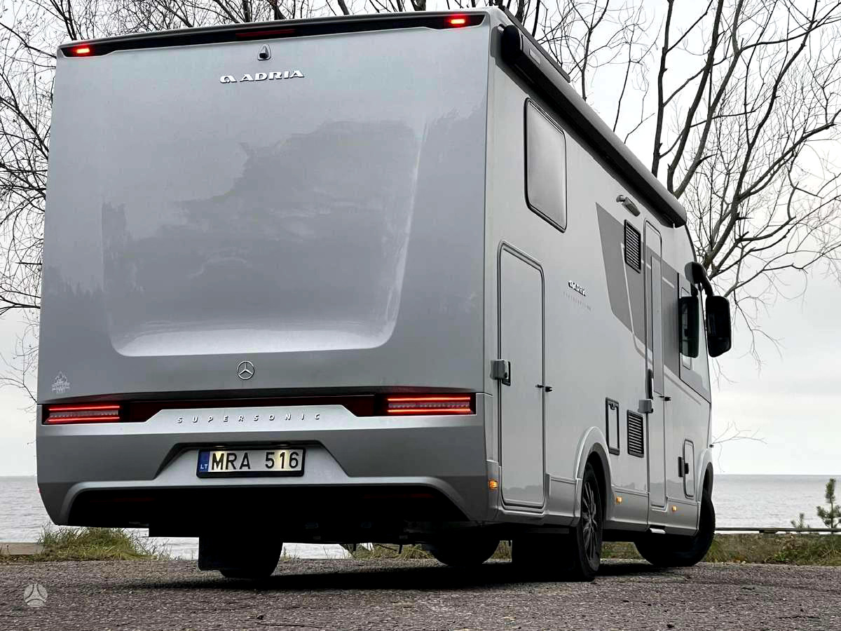 Adria Super Sonic 780 SL - Integriertes Wohnmobil: das Bild 2 Adria Super Sonic 780 SL - Integriertes Wohnmobil: das Bild 2