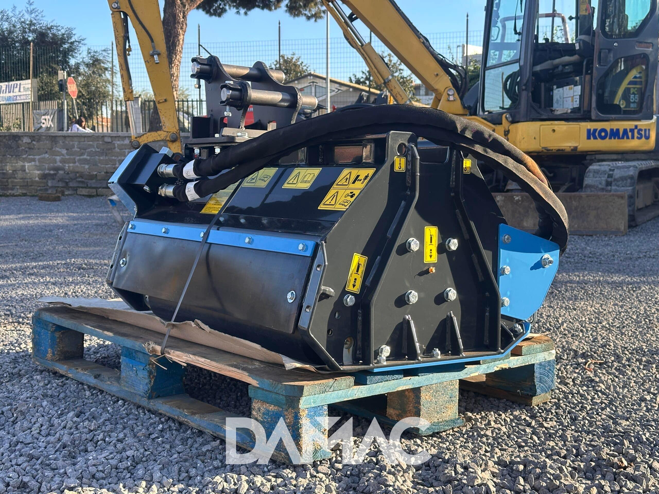 C4 B90 - Schlegelmäher: das Bild 3 C4 B90 - Schlegelmäher: das Bild 3