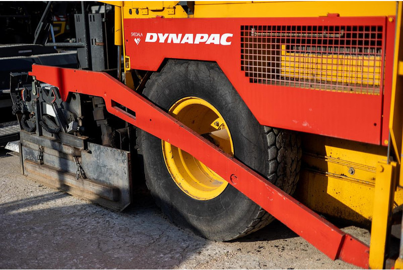 Asphaltfertiger/ Straßenfertiger Dynapac F121-4W: das Bild 17