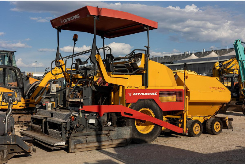Asphaltfertiger/ Straßenfertiger Dynapac F121-4W: das Bild 18