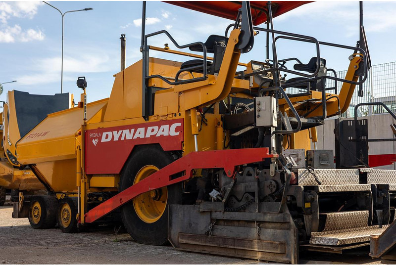 Asphaltfertiger/ Straßenfertiger Dynapac F121-4W: das Bild 11