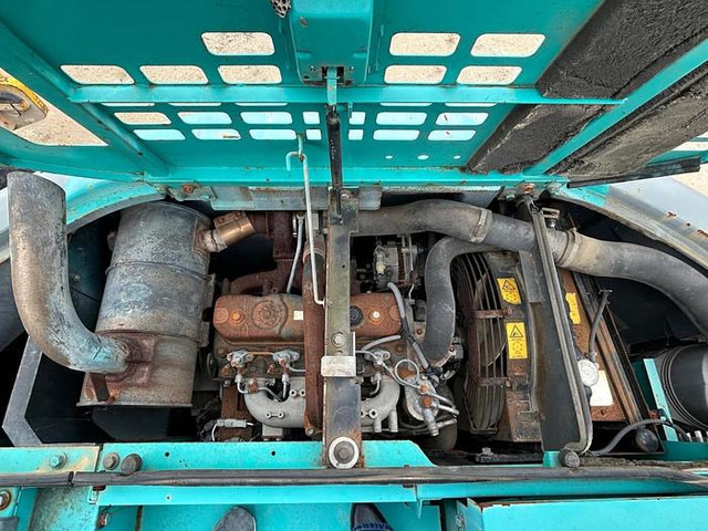 Bagger Kobelco SK135SR: das Bild 16