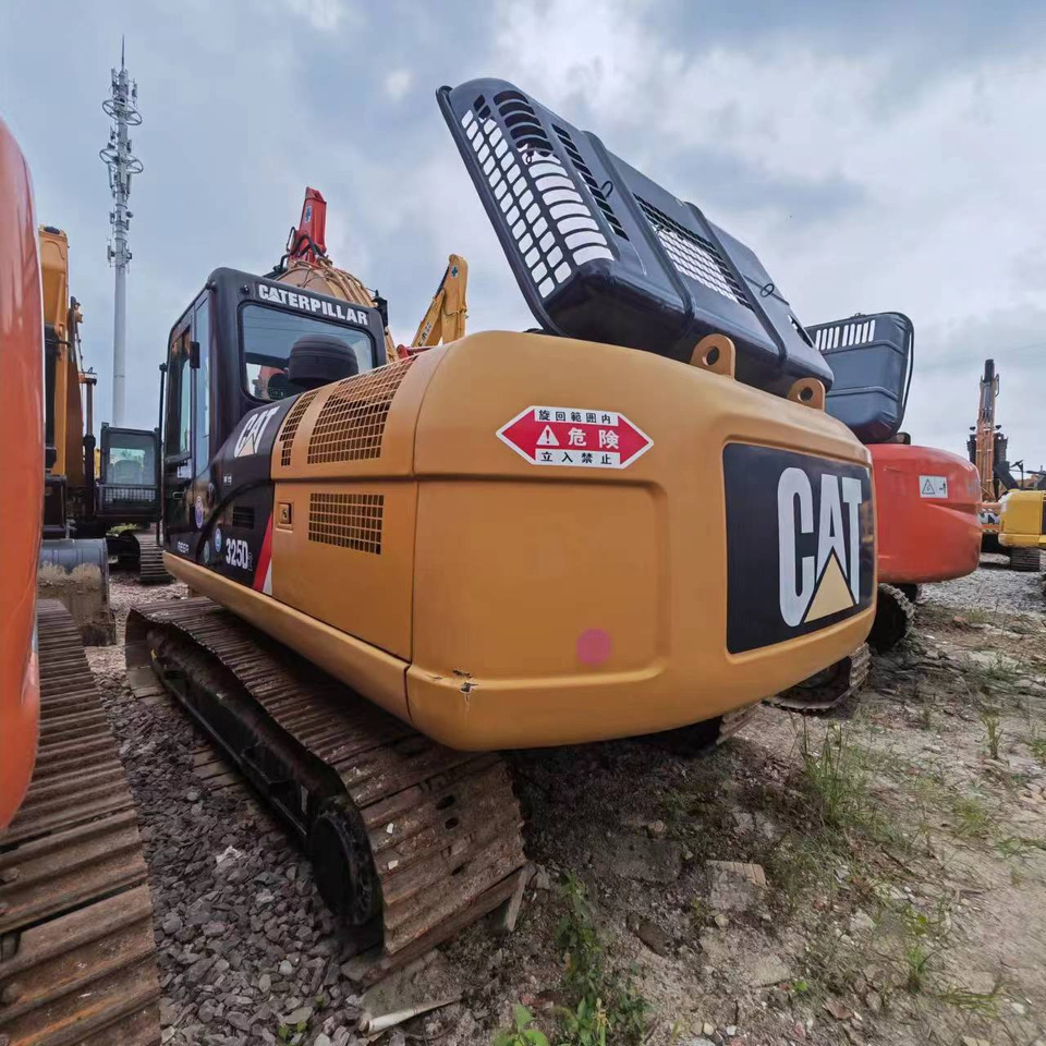 CATERPILLAR 325D2 - Kettenbagger: das Bild 3 CATERPILLAR 325D2 - Kettenbagger: das Bild 3
