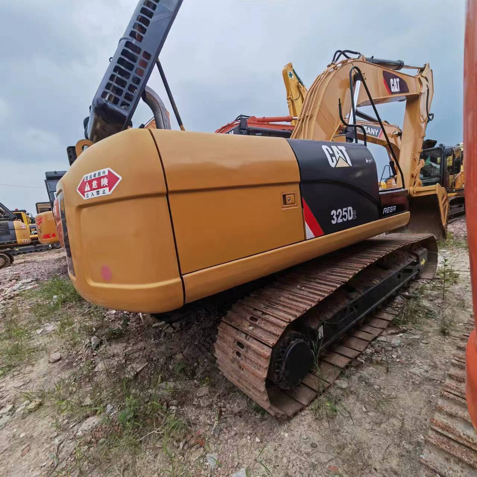 CATERPILLAR 325D2 - Kettenbagger: das Bild 2 CATERPILLAR 325D2 - Kettenbagger: das Bild 2