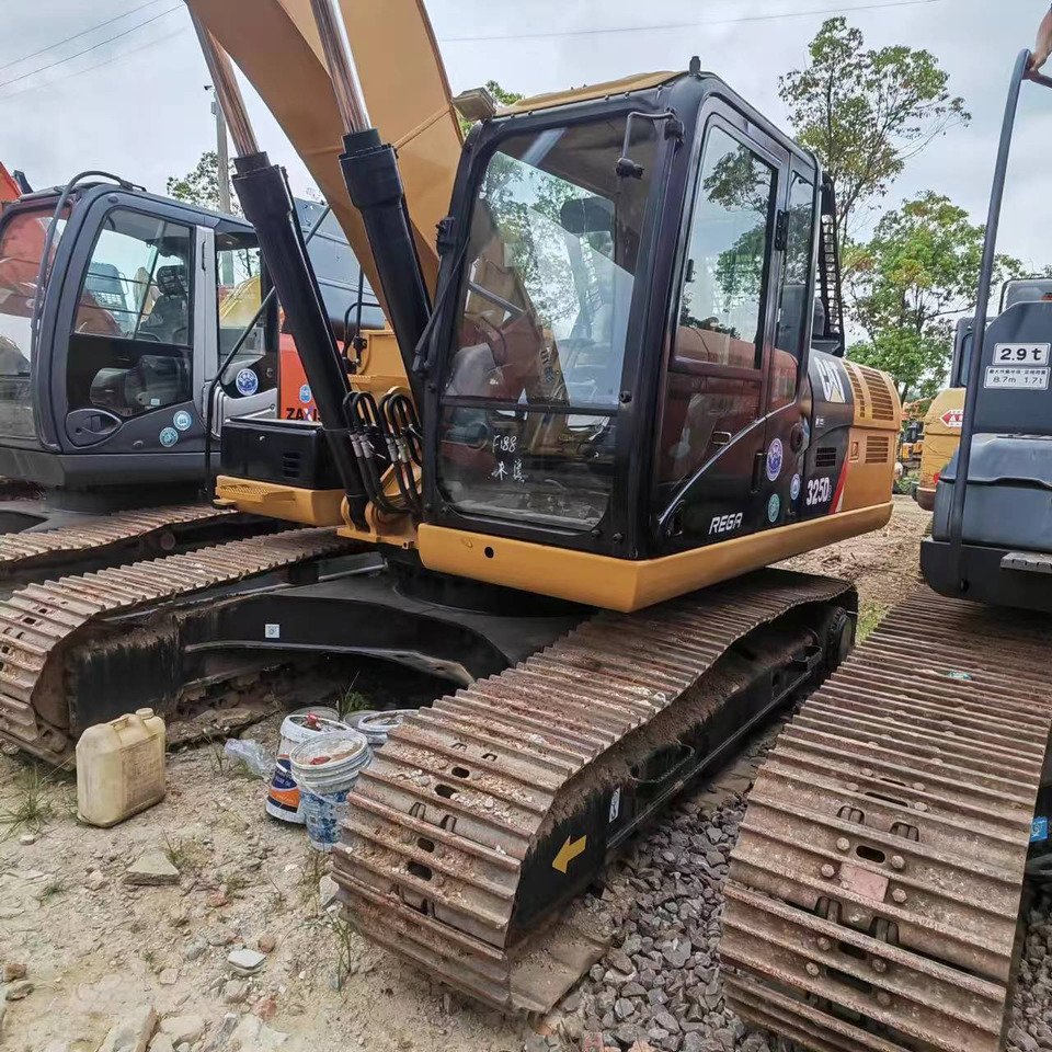 CATERPILLAR 325D2 - Kettenbagger: das Bild 5 CATERPILLAR 325D2 - Kettenbagger: das Bild 5