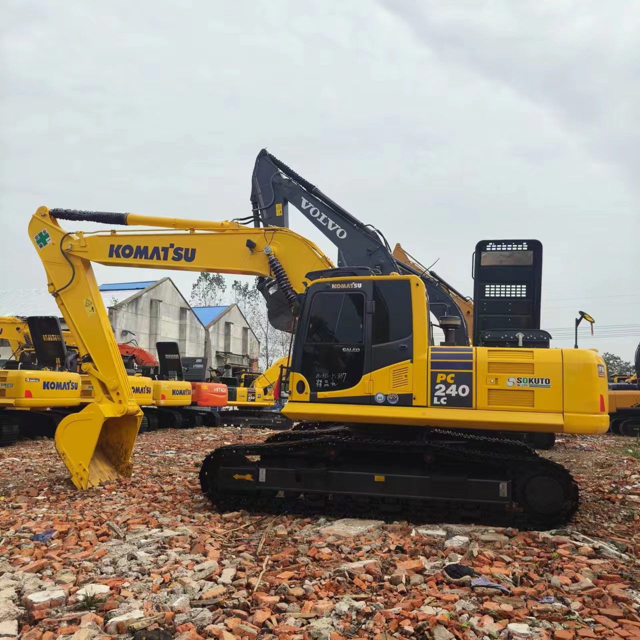 KOMATSU PC240 - Kettenbagger: das Bild 1 KOMATSU PC240 - Kettenbagger: das Bild 1