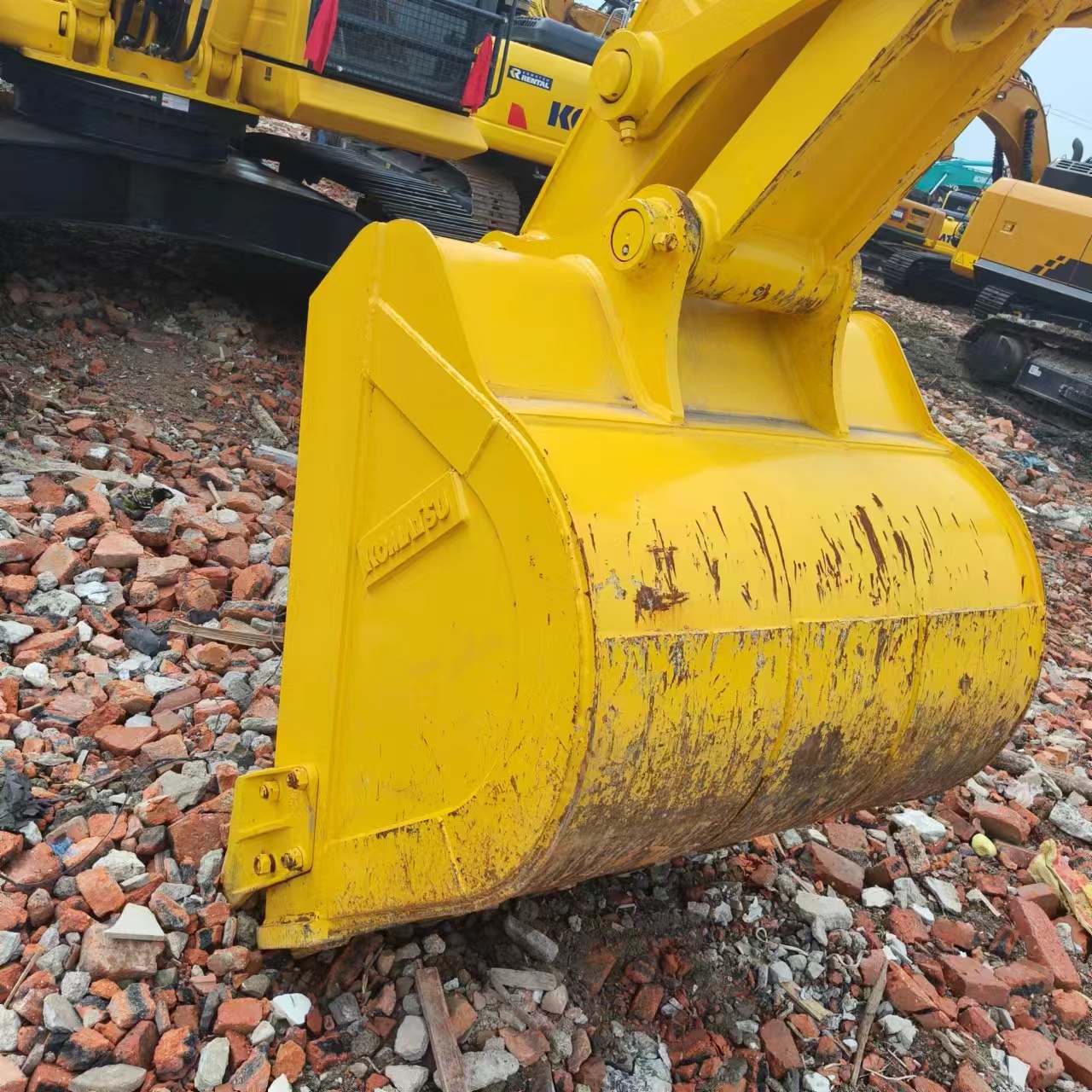 KOMATSU PC240 - Kettenbagger: das Bild 4 KOMATSU PC240 - Kettenbagger: das Bild 4