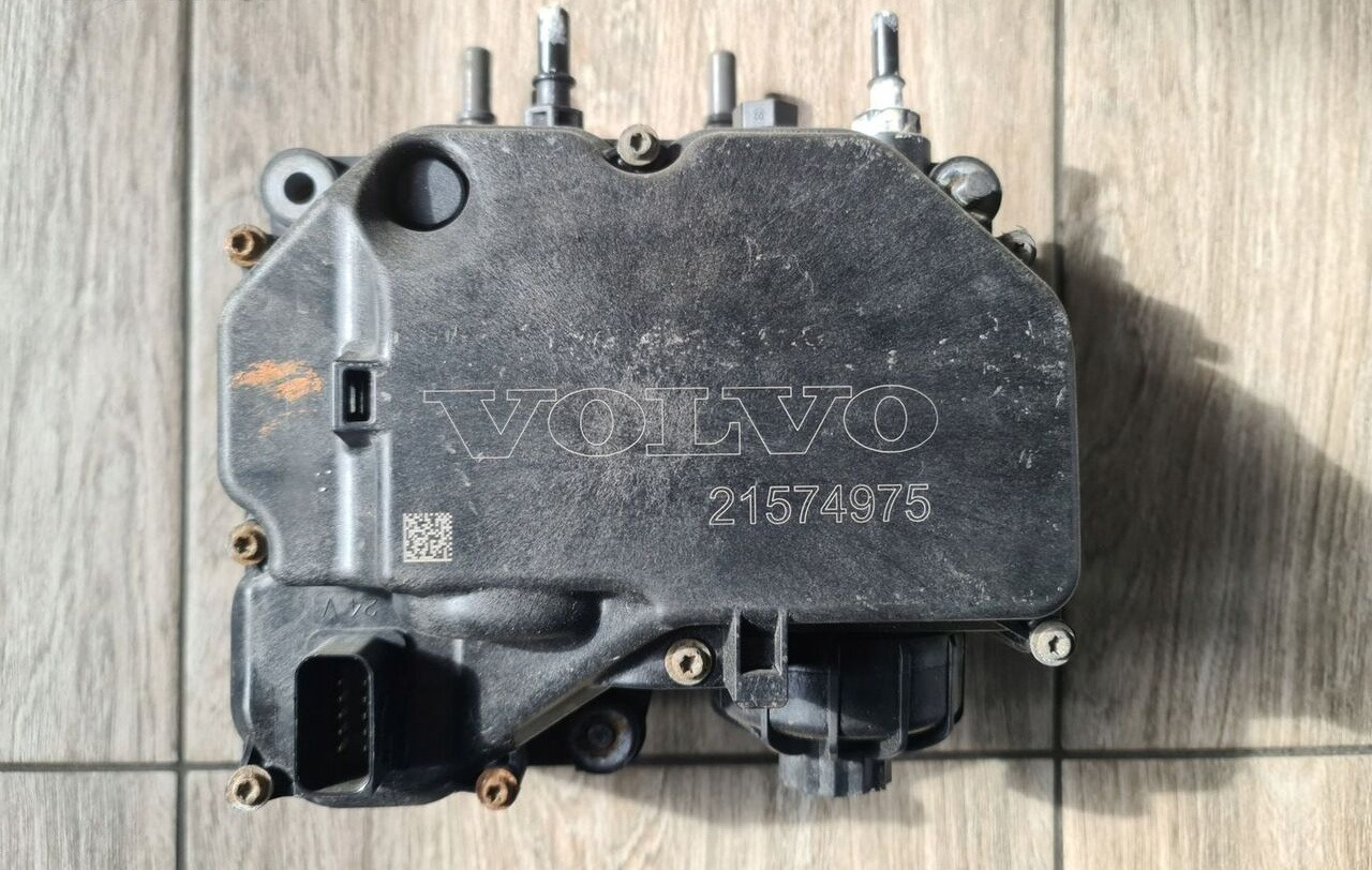21574975 Volvo FH4 - Auspuff/ Abgasanlage für LKW: das Bild 3 21574975 Volvo FH4 - Auspuff/ Abgasanlage für LKW: das Bild 3