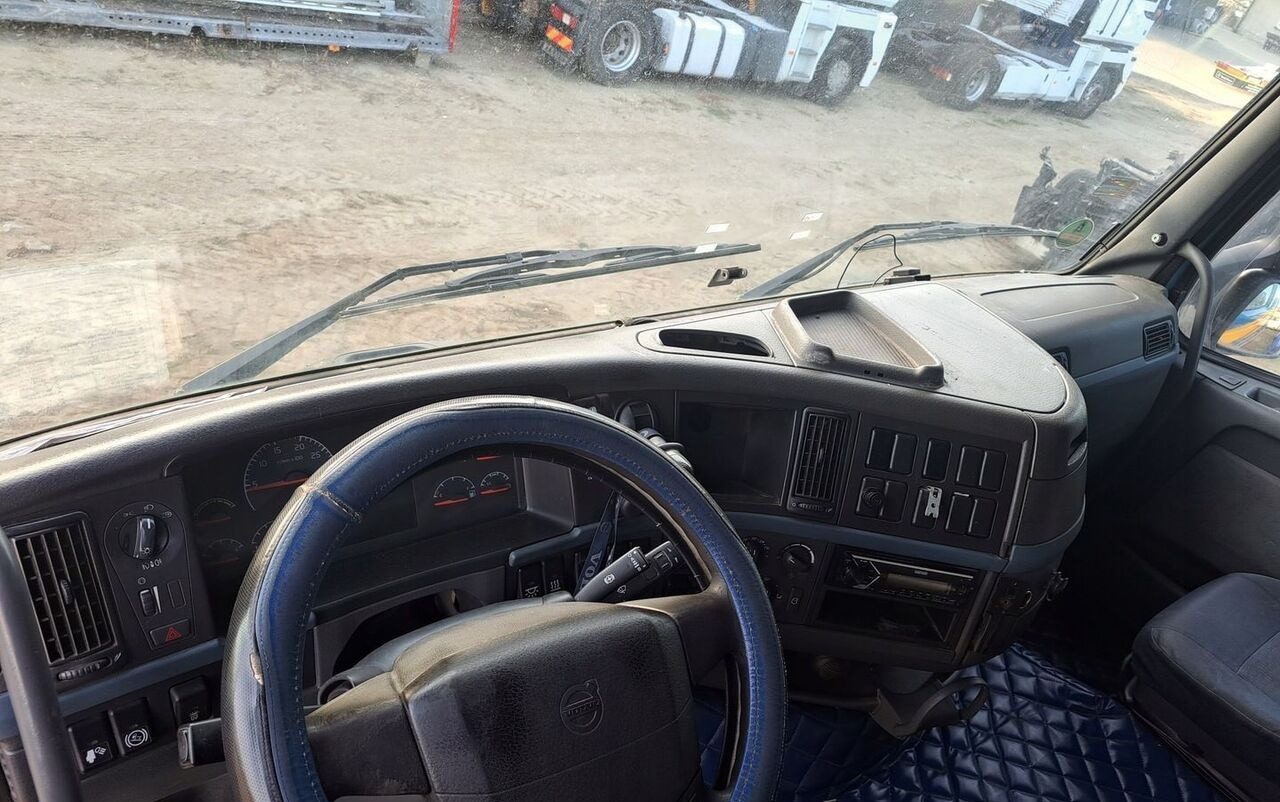 KONSOLA KOMPLETNA KOKPIT DESKA VOLVO FH 12 13 - Armaturenbrett für LKW: das Bild 1 KONSOLA KOMPLETNA KOKPIT DESKA VOLVO FH 12 13 - Armaturenbrett für LKW: das Bild 1