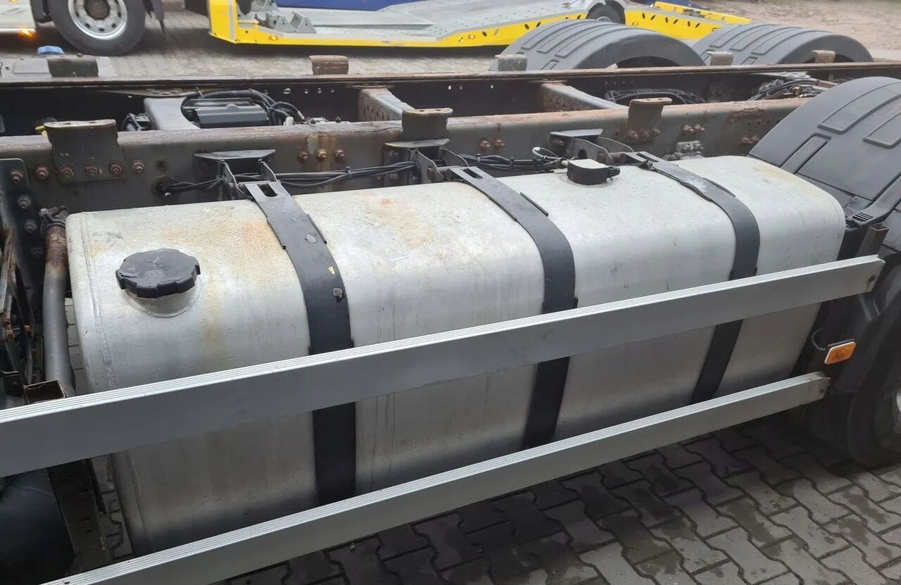 Renault PREMIUM MAGNUM DXI GAMA T VOLVO FH 13 4 180X70X70 1 Renault RENAULT PREMIUM MAGNUM DXI GAMA T VOLVO FH 13 4 - Kraftstofftank für LKW: das Bild 4 Renault PREMIUM MAGNUM DXI GAMA T VOLVO FH 13 4 180X70X70 1 Renault RENAULT PREMIUM MAGNUM DXI GAMA T VOLVO FH 13 4 - Kraftstofftank für LKW: das Bild 4