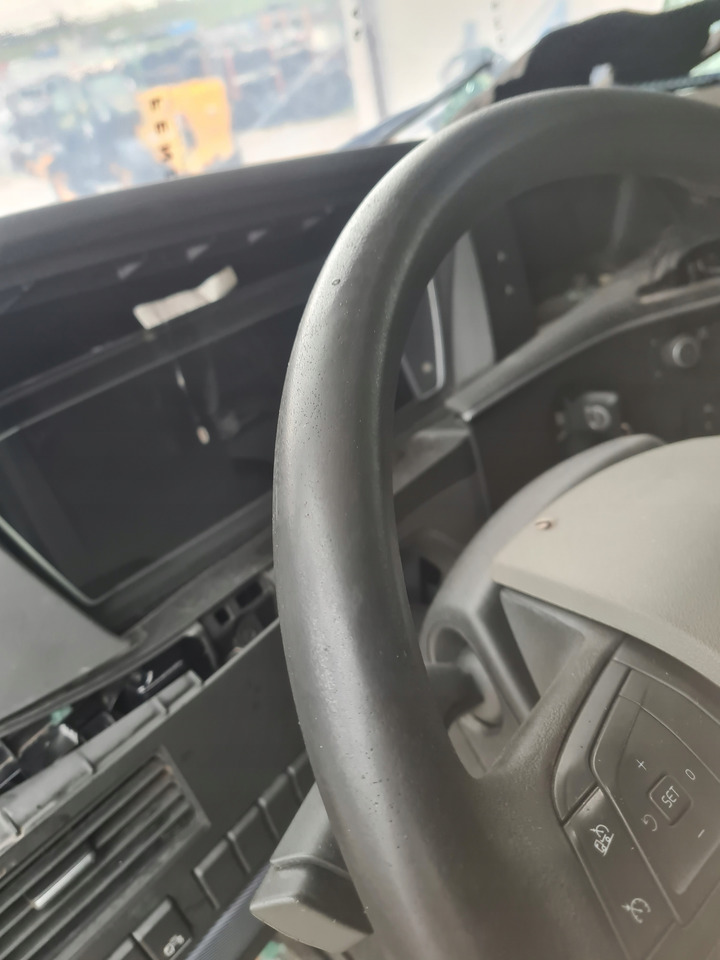 VOLVO WIELOFUNKCYJNA KOMPLETNA - Lenkrad für LKW: das Bild 4 VOLVO WIELOFUNKCYJNA KOMPLETNA - Lenkrad für LKW: das Bild 4