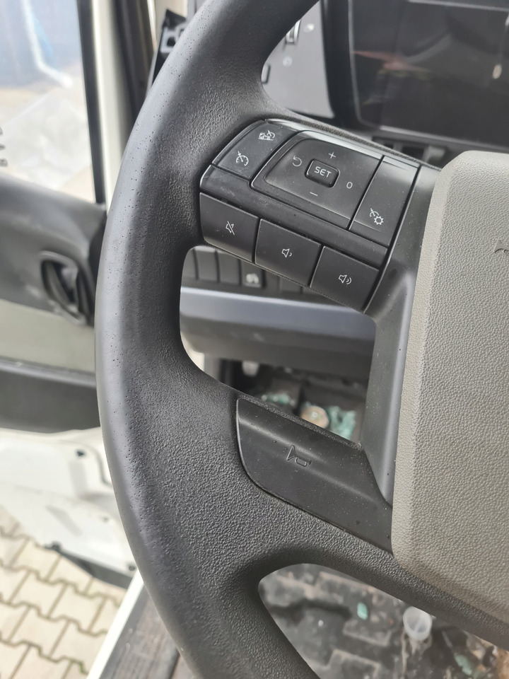 VOLVO WIELOFUNKCYJNA KOMPLETNA - Lenkrad für LKW: das Bild 2 VOLVO WIELOFUNKCYJNA KOMPLETNA - Lenkrad für LKW: das Bild 2