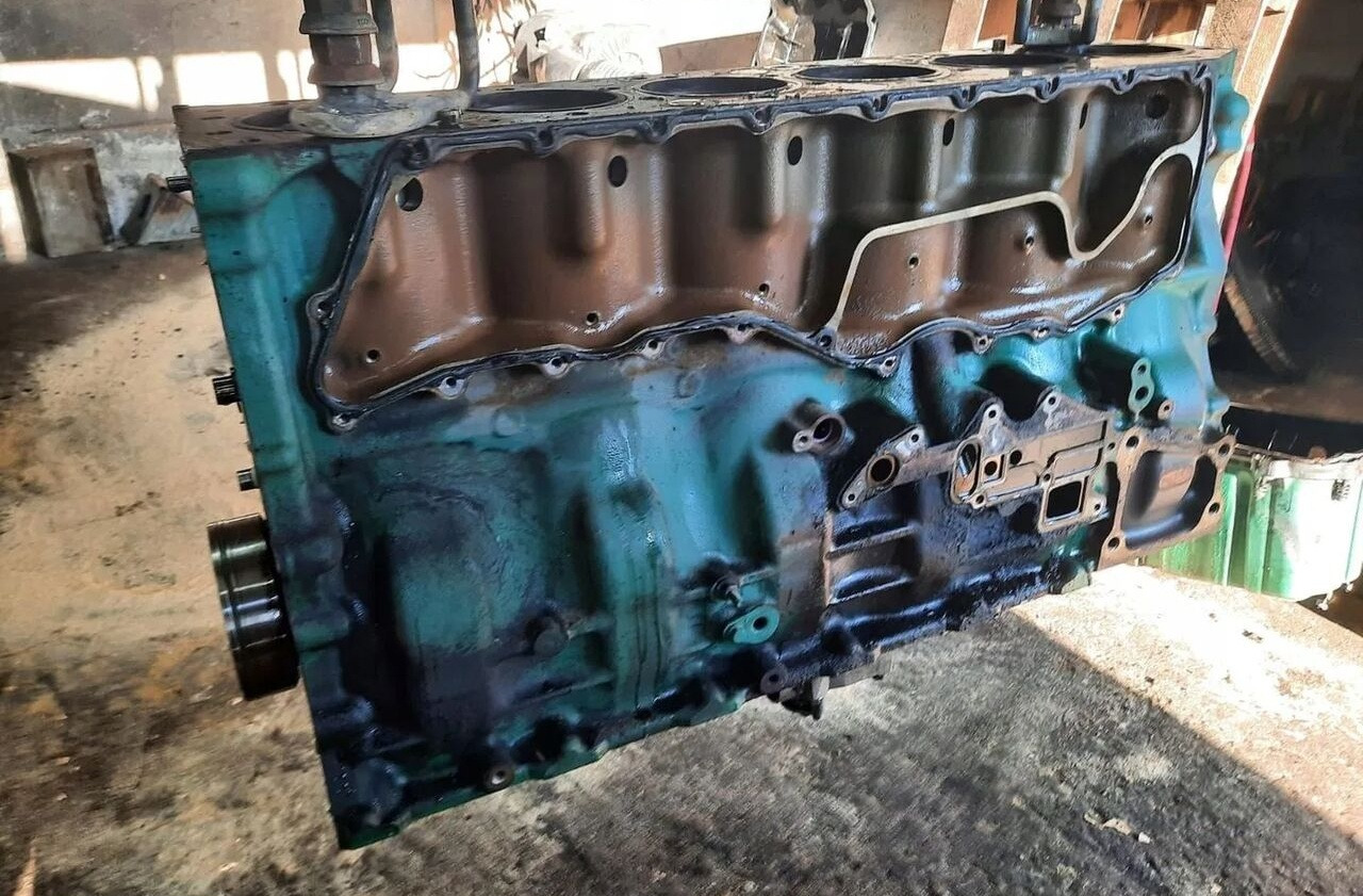 Volvo BLOK A TŁOKI WAŁ KORBOWY FM 9 D11C EUV. Volvo - Motor für LKW: das Bild 3 Volvo BLOK A TŁOKI WAŁ KORBOWY FM 9 D11C EUV. Volvo - Motor für LKW: das Bild 3