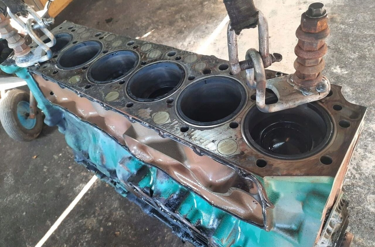 Volvo BLOK A TŁOKI WAŁ KORBOWY FM 9 D11C EUV. Volvo - Motor für LKW: das Bild 5 Volvo BLOK A TŁOKI WAŁ KORBOWY FM 9 D11C EUV. Volvo - Motor für LKW: das Bild 5