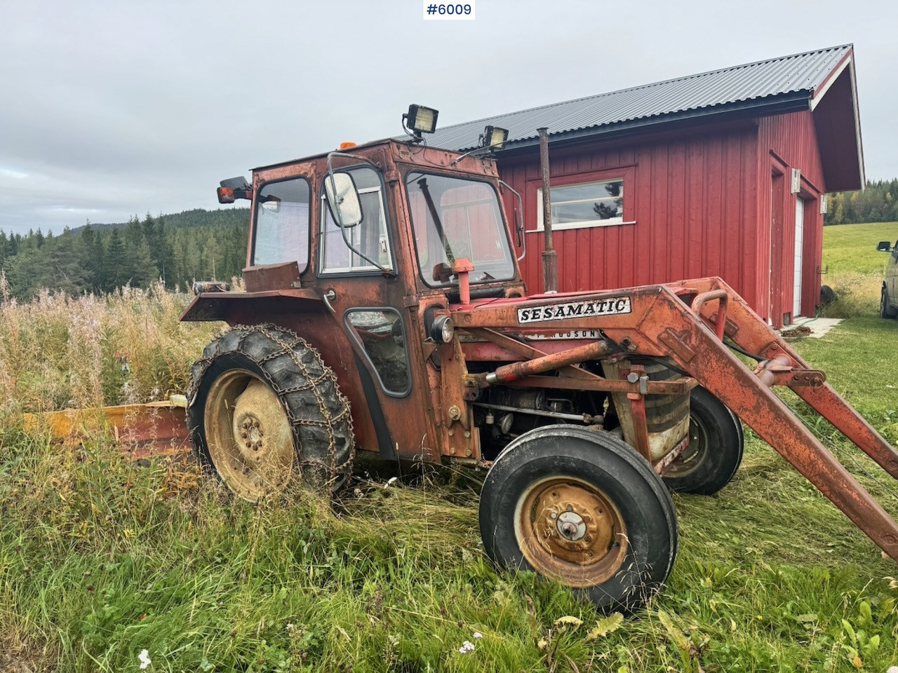 1971 Massey-Ferguson 135 incl. front loader, bucket, rear scraper, and log splitter/firewood machine - Traktor: das Bild 2 1971 Massey-Ferguson 135 incl. front loader, bucket, rear scraper, and log splitter/firewood machine - Traktor: das Bild 2