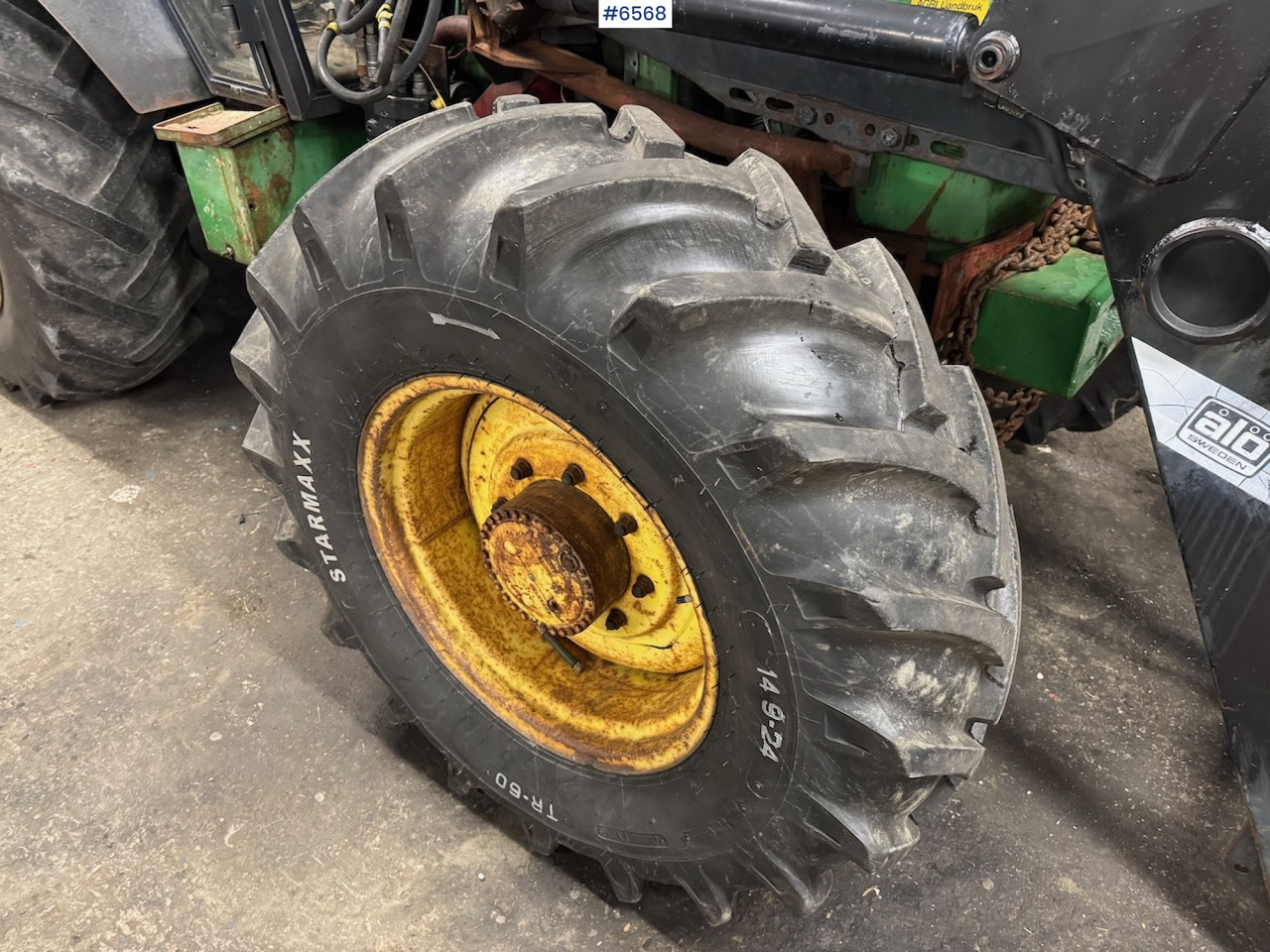 1980 John Deere 2140 w/ front loader. - Traktor: das Bild 5 1980 John Deere 2140 w/ front loader. - Traktor: das Bild 5