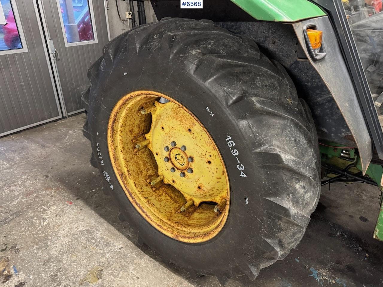 1980 John Deere 2140 w/ front loader. - Traktor: das Bild 4 1980 John Deere 2140 w/ front loader. - Traktor: das Bild 4